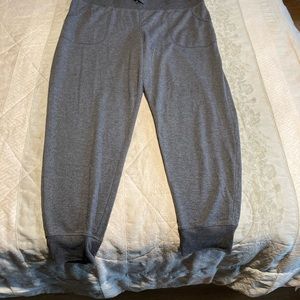 Women’s XL sweatpants.